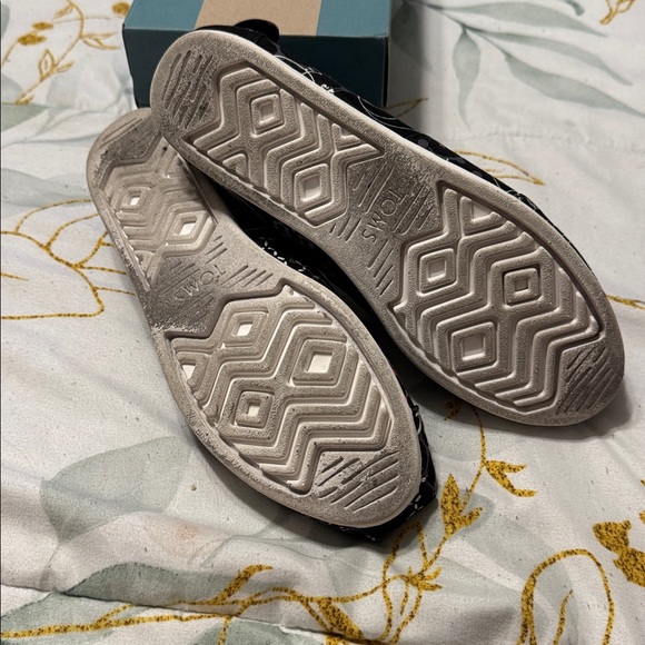 BUNDLE- TOMS Navy and Science Slip ons - Picture 5 of 9